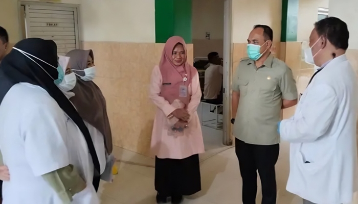 Ketua DPRD Kabupaten Gorontalo, Zulfikar Usira tinjau RSUD MM Dunda. [foto:ist]