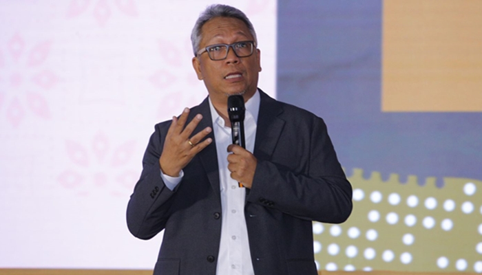 Dr. Yanuar Luqman, M.Si Dr. Yanuar Luqman, M.Si