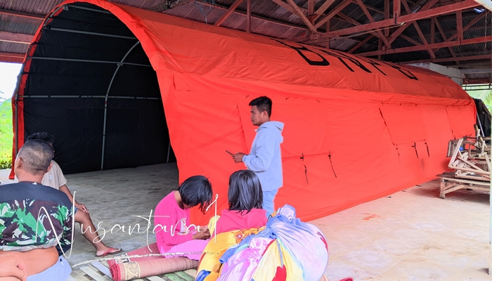 Tenda dari BPBD Kabupaten Gorontalo yang disiapkan untuk pengungsi korban banjir dan tanah longsor di Dulamayo. [foto:juna/nusantara1]