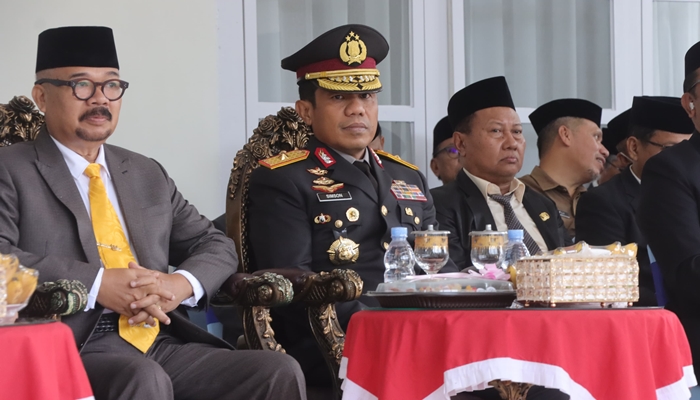 Wakapolda Gorontalo, Brigjen Pol. Simson Z Ringu saat menghadiri upacara peringatan Hari Lahir Pancasila di Rujab Gubernur. [foto:ist]
