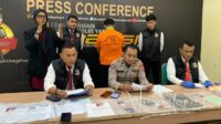 Kanit Subdit II Ditreskrimum Polda Gorontalo, AKP Fahmi Sjam dalam konferensi pers, pengungkapan kasus penipuan perumahan pada, Senin 21 Juli 2025. [foto:fikar/nusantara1]