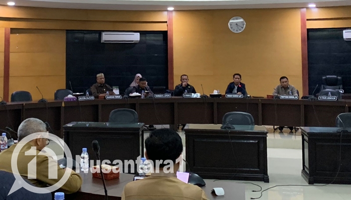 Rapat Panitia Khusus Pansus DPRD Provinsi Gorontalo yang menangani persoalan sawit, Senin 4 Agustus 2025. [foto:fikar/nusantara1]