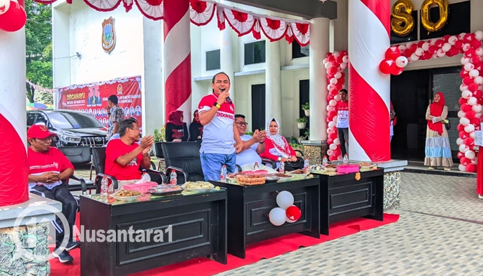 Ketua DPRD Kabupaten Gorontalo Zulfikar Usira saat memberikan sambutan di halaman kantor DPRD. [foto:juna/nusantara1]