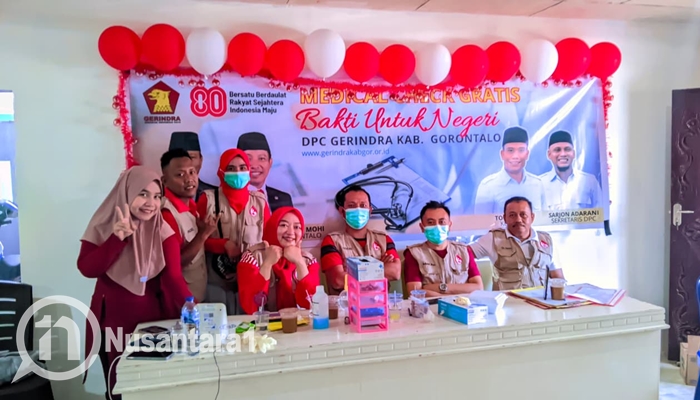 Petugas kesehatan di Sekretariat DPC Gerindra Kabgor. [foto:juna/nusantara1]