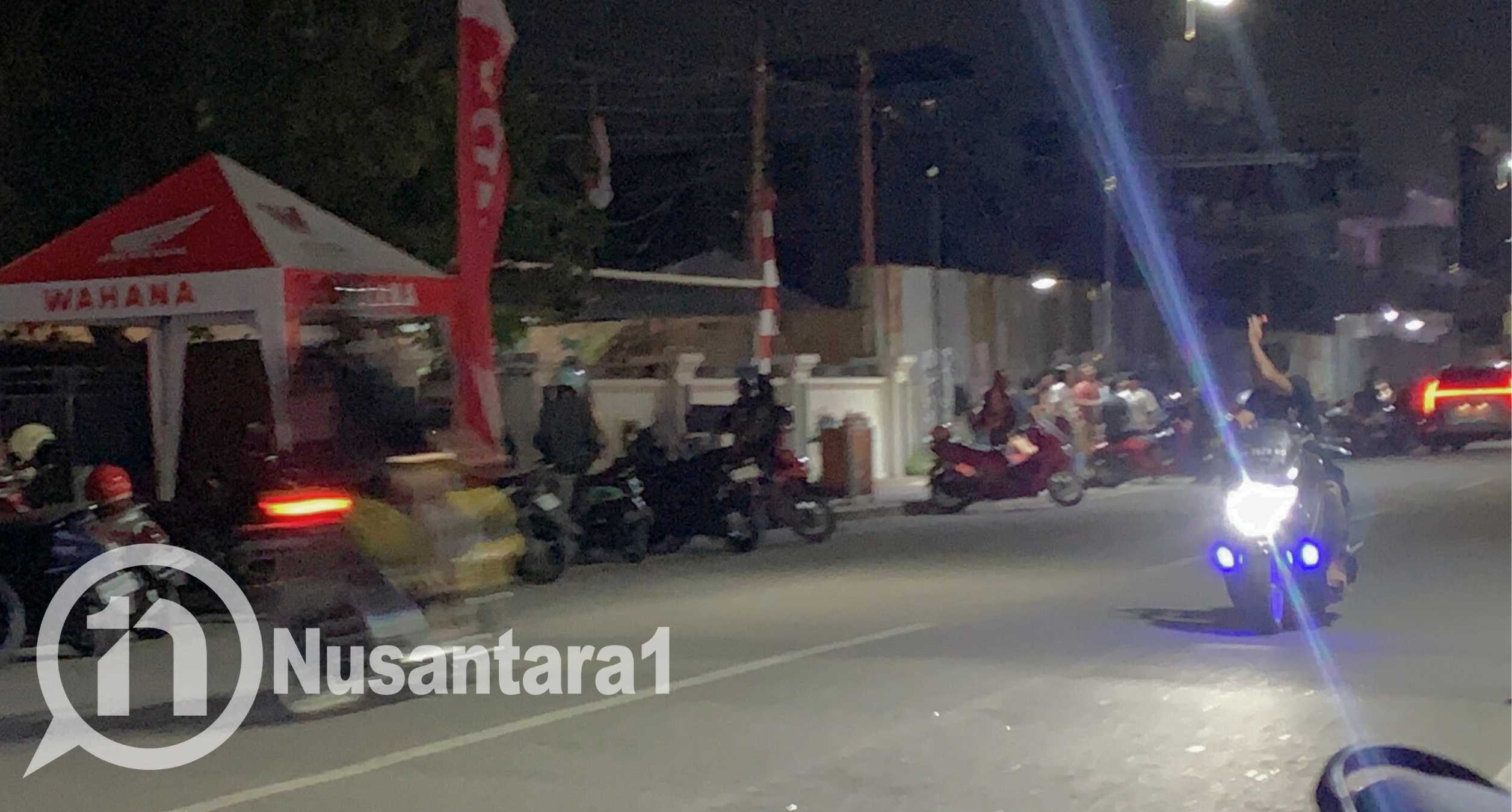 Salah satu pengendara yang didapati melanggar aturan satu arah yang berlaku di Jalan Nani Wartabone, Kota Gorontalo, Sabtu malam, 9 Agustus 2025. [fikarbuntuan/nusantara1]
