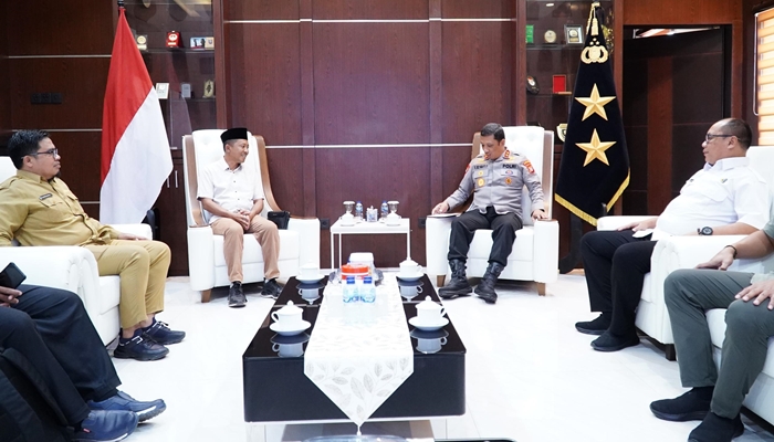 Polda 003 PMII Kapolda Gorontalo, Irjen Pol Drs. R. Eko Wahyu Prasetyo saat bersua dengan pengurus IKA PMII Gorontalo. /ist