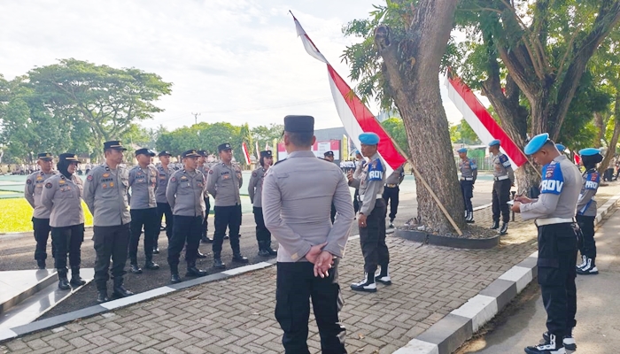 Propam Polda Gorontalo saat melakukan penegakan disiplin terhadap personel Polri. /ist