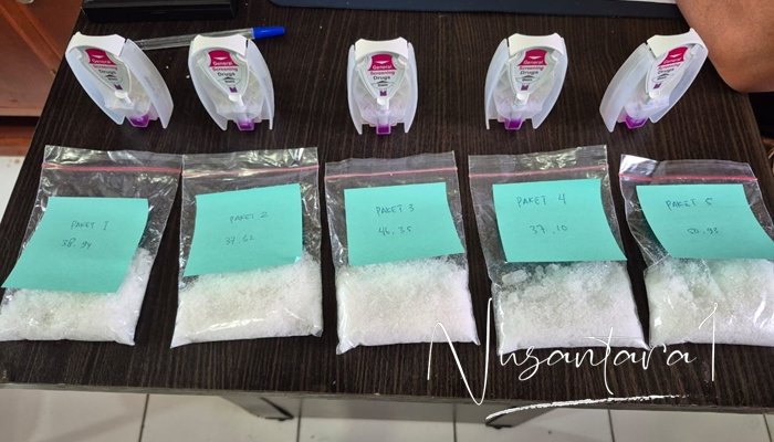 Lima paket Narkotika jenis sabu diamankan Polda Sulut dari dua orang pengedar asal Sulteng. [foto:grace]