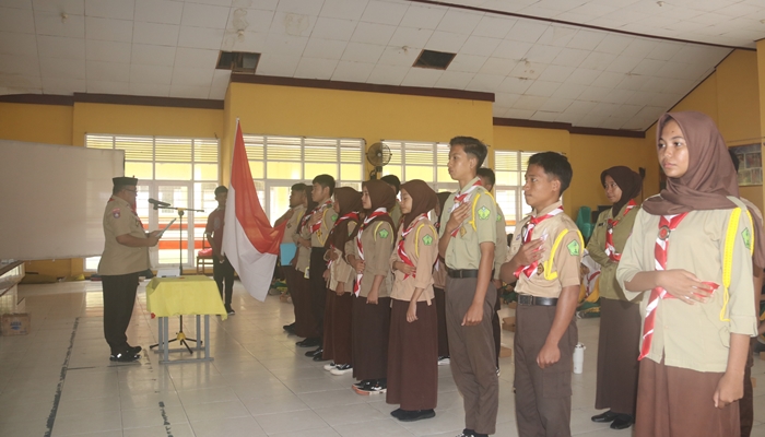 Ketua Majelis Pembimbing (Mabi) Saka Bakti Husada, Ismail T. Akase saat lantik Pengurus Dewan Saka Bakti Husada Masa Bakti 2025–2027, Kamis 7 Agustus 2025. /ist