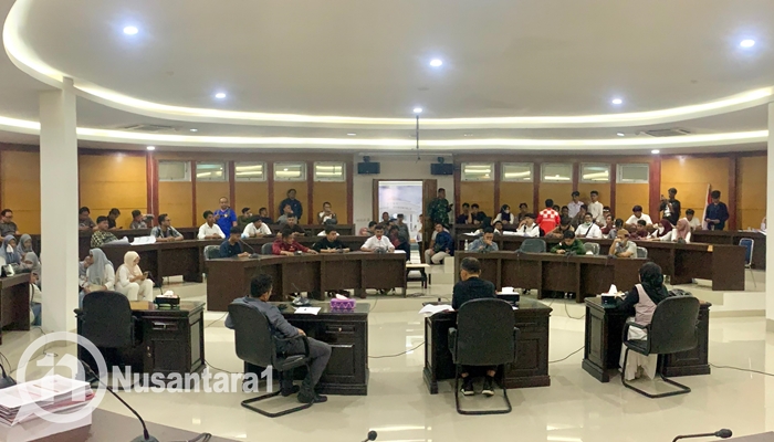 Aliansi Persatuan Mahasiswa Kesehatan dan Masyarakat Gorontalo saat melangsungkan diskusi bersama DPRD Provinsi Gorontalo, Selasa 9 September 2025. [foto: fikar/nusantara1]