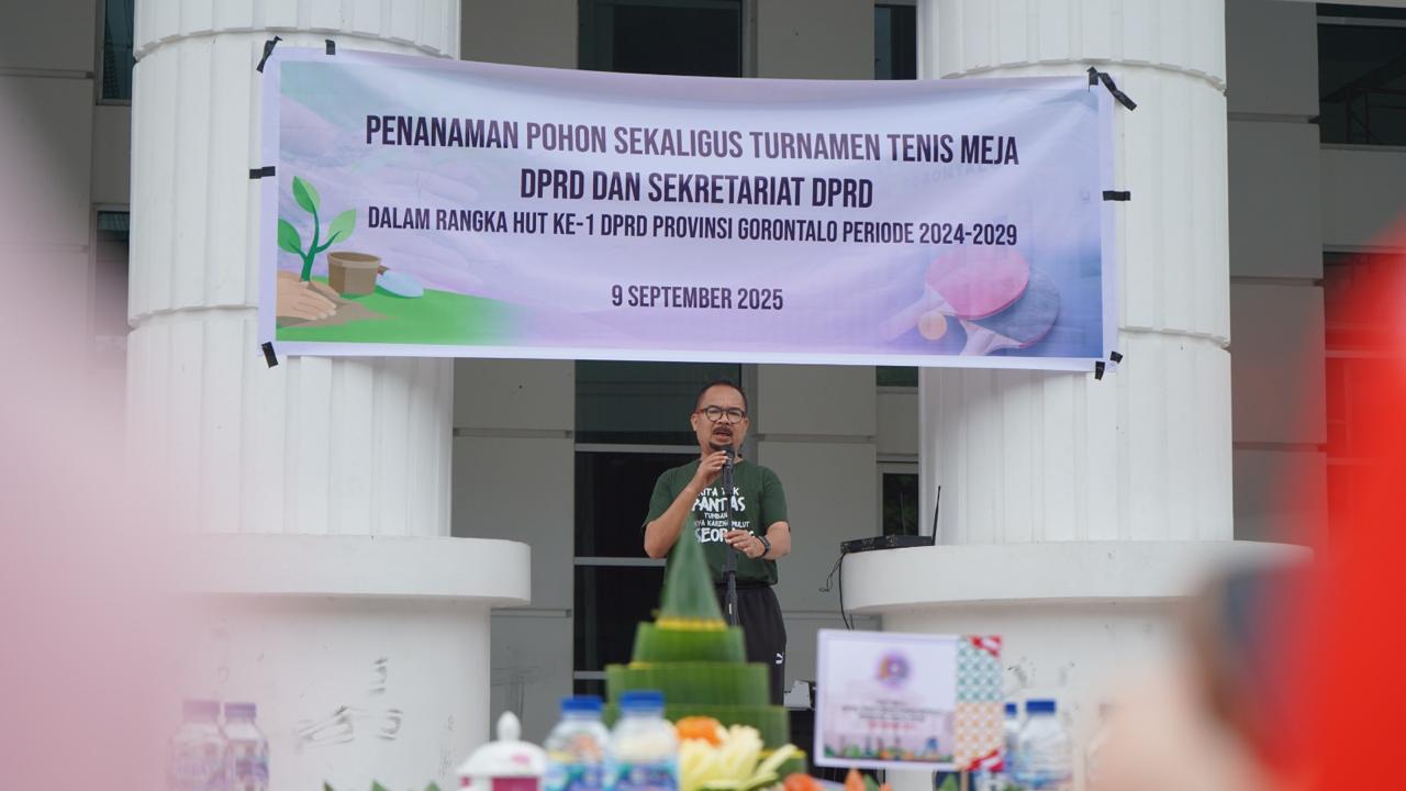 Ketua DPRD Provinsi Gorontalo, Thomas Idrus Mopili saat memberikan sambutan dalam HUT DPRD yang pertama, pada Selasa, 9 September 2025. [foto: istimewa/setwan]