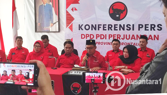 Sekretaris DPD PDI Perjuangan Gorontalo, La Ode Haimudin bersama sejumlah pengurus saat memberikan keterangan pers, Ahad, 21 September 2025. [foto: nusantara1]