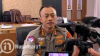 Direktorat Lalu Lintas Polda Gorontalo, Kombes Pol Lukman Cahyono saat diwawancarai awak media, Kamis, 25 September 2025. [foto: fikarbuntuan/nusantara1]