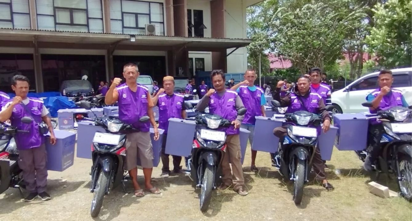 Sejumlah motor berpendingin (ber-coolbox) yang telah diserahkan kepada masyarakat. [foto: ist/setwan]