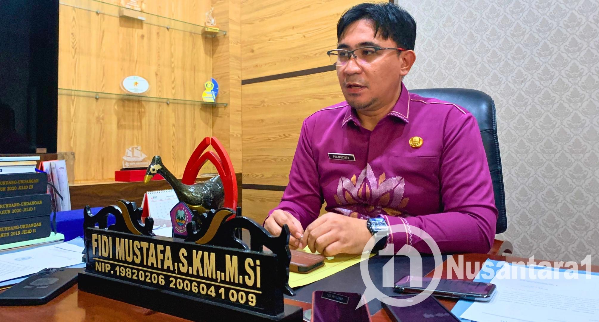 Kepala Dinas Kesehatan Kabupaten Pohuwato, Fidi Mustafa saat ditemui awak media di ruang kerjanya, Sabtu, 6 September 2025. [foto: fikarbuntuan/nusantara1]