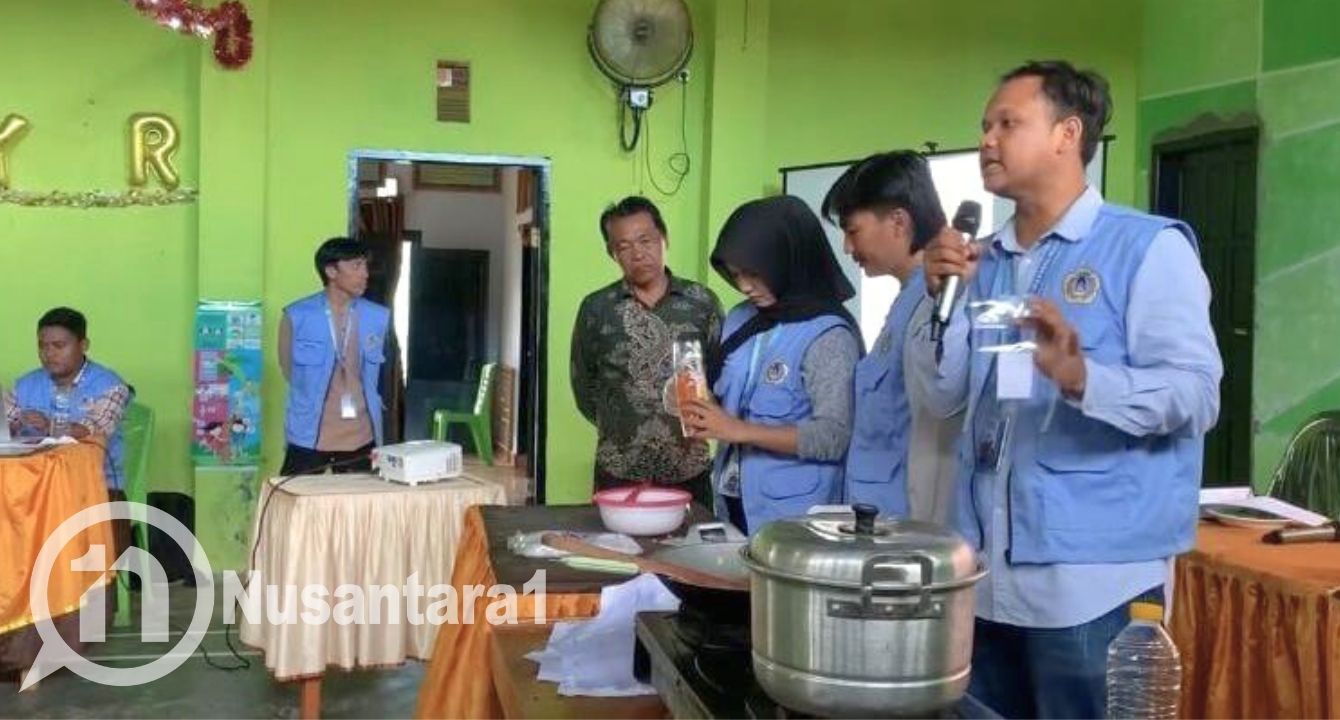 Mahasiswa KKN UNG di Desa Padengo, Kecamatan Limboto Barat, Kabupaten Gorontalo usai memberikan workshop terkait pengolahan jagung menjadi emping, Rabu, 10 September 2025. [foto: fikarbuntuan/nusantara1]