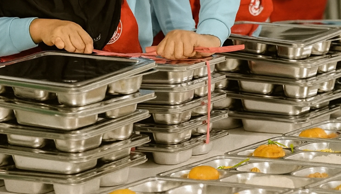 Ilustrasi. DPR mendesak dilakukan audit terhadap pemasok Food Tray karena diduga mengandung lemak babi. [foto:ist/mp]