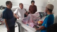 Jenazah Muhammad Jeksen saat akan dilakukan visum di RSAS KOta Gorontalo. [foto:ist/paguyuban]