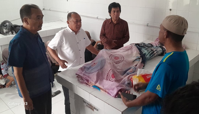 Jenazah Muhammad Jeksen saat akan dilakukan visum di RSAS KOta Gorontalo. [foto:ist/paguyuban]