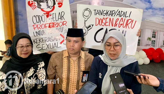 Kuasa Hukum korban dugaan pelecehan seksual oleh mantan Rektor UNUGO, saat diwawancarai awak media, Selasa 9 September 2025. [foto:fikar/nusantara1]