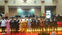 Ketua DPRD Kabupaten Gorontalo, Zulfikar Usira saat hadir rapat paripurna istimewa dalam rangka HUT ke-26 Kabupaten Boalemo. [foto:Ist/humas]