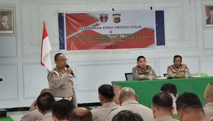 Bidpropam Polda Gorontalo sosialisasikan pengawasan di Polres Pohuwato. [foto:ist/humas polda]