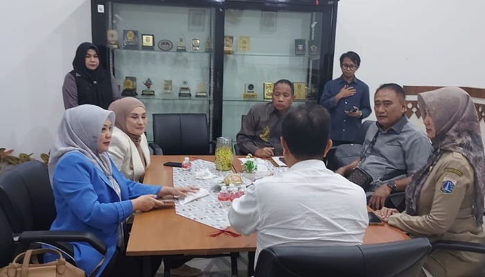 Komisi II DPRD Provinsi Gorontalo saat berkunjung ke DPRD DKI Jakarta. [foto:ist/humas]
