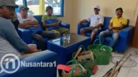 Lima orang pelaku destructive fishing (penangkapan ikan yang merusak) di Danau Limboto yang berhasil ditangkap Ditpolairud Polda Gorontalo. [foto: fikarbuntuan/nusantara1]