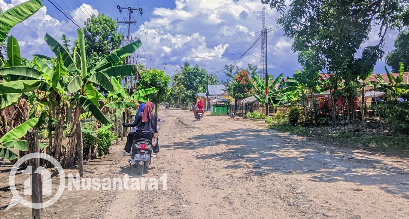 Jalan rusak di Kecamatan Asparaga Kabupaten Gorontalo. [foto:juna/nusantara1]