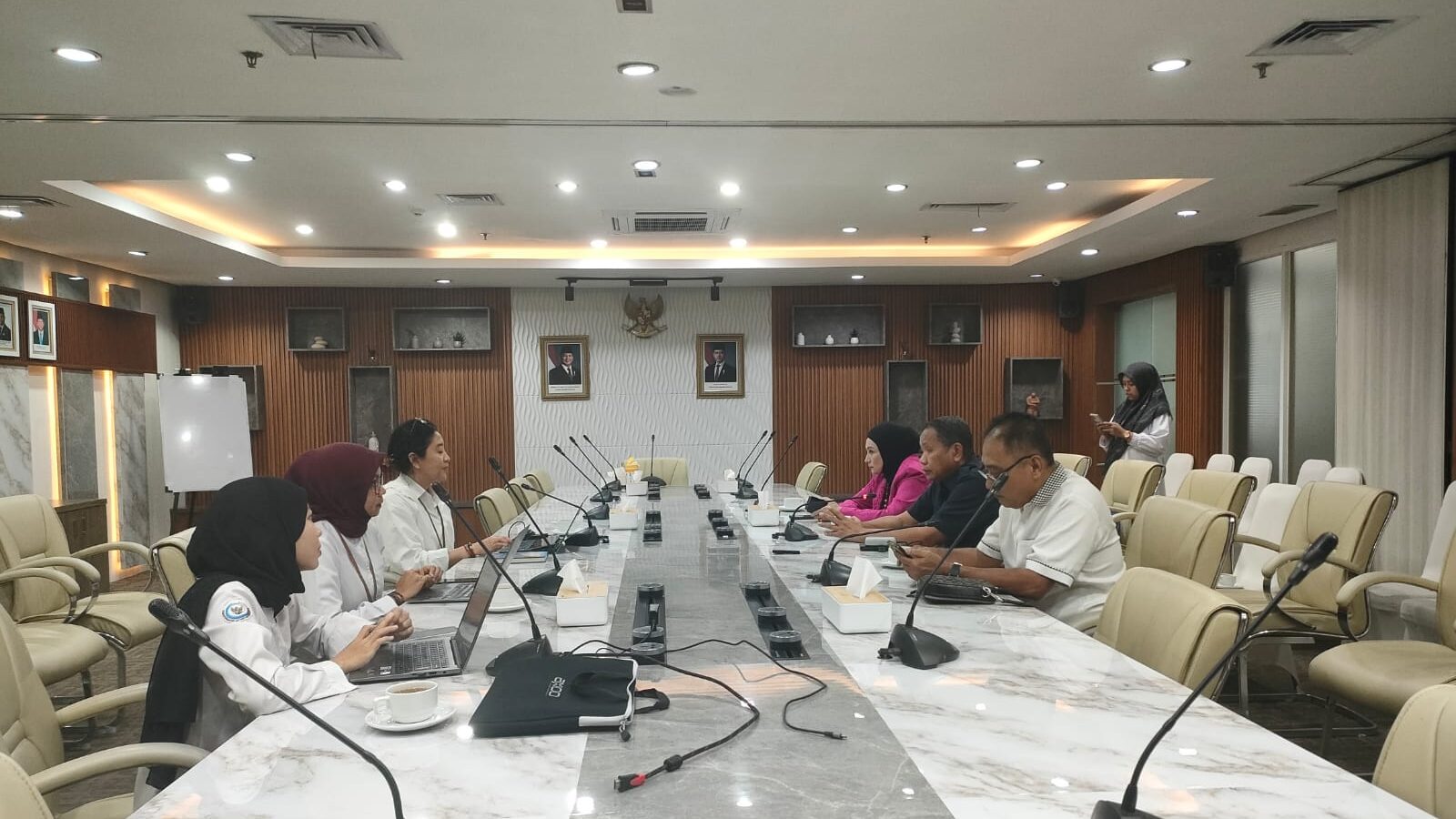 Komisi II DPRD Provinsi Gorontalo saat melaksanakan kunjungan kerja ke Kementerian Kelautan dan Perikanan (KKP) RI, Rabu, 8 Oktober 2025. [foto: ist/humas]
