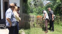 Komisi II DPRD Provinsi Gorontalo saat memonitoring bantuan sapi di Bone Bolango. [foto:ist/setwan]