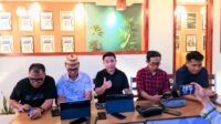 Kuasa Hukum Maghfira Makmur saat memberi keterangan pers terkait pemecatan kliennya. [foto:juna/nusantara1]