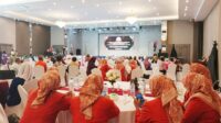 Seminar dan pelantikan Forum Penggerak Perempuan Bina Mandiri. [foto:ist/UMB]