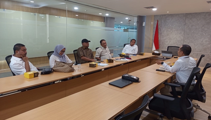 Komisi II DPRD Provinsi Gorontalo saat melaksanakan kunjungan kerja ke Kantor BPH Migas di Jakarta. [foto:ist/humas]