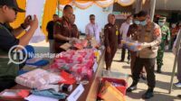 Kepala Kejaksaan Negeri Kota Gorontalo, Edy Hartoyo bersama sejumlah pejabat saat persiapan melakukan pemusnahan barang bukti, Rabu, 12 November 2025. [foto: fikarbuntuan/nusantara1]