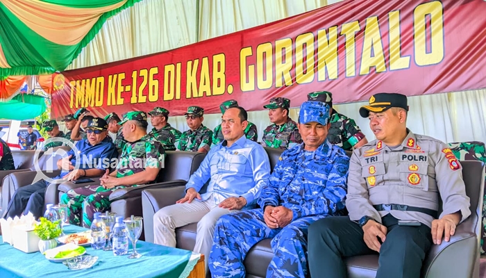 Ketua DPRD Kabupaten Gorontalo, Zulfikar Usira hadiri penutupan TMMD ke-126 di Lapangan Telaga Biru. [foto:juna/nusantara1]