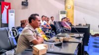 Anggota DPRD Kabupaten Gorontalo, Irwan Dai saat memberikan tanggapan Audiensi oleh KPK RI. [foto:juna/nusantara1]