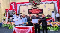 Foto bersama legislatif dan eksekutif usai penandatanganan APBD 2026 Kabupaten Gorontalo. [foto:juna/nusantara1]