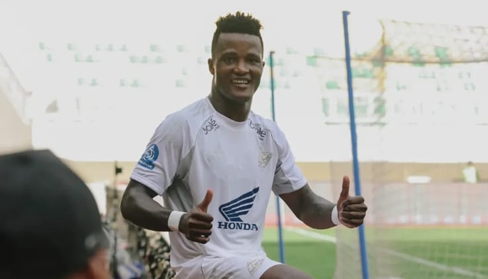 Penyerang PSM Makassar, Abu Kamara yang menjebol gawang Dewa United. [foto:ist/ig psm]