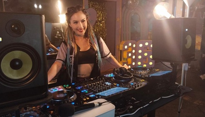 Puput Carolina meninggalkan ‘dapur’ guna menggeluti dunia DJ. [foto:ist/timpuput]