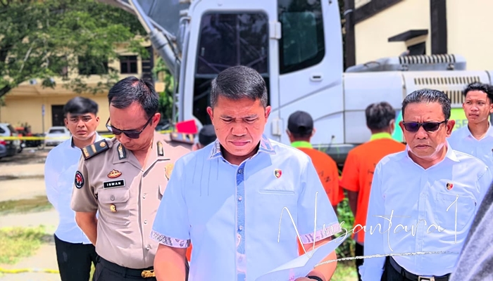 Direktur Reskrimsus Polda Gorontalo, Kombes Pol Dr. Maruly Pardede saat diwawancarai awak media. [foto:juna/nusantara1]