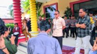 Aliansi Mahasiswa gelar aksi yang diterima langsung oleh Ketua DPRD Kota Gorontalo, Irwan Hunawa. [foto:juna/nusantara1]
