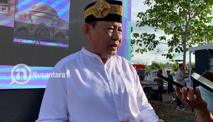 Gubernur Gorontalo, Gusnar Ismail saat diwawancarai usai peletakan batu pertama pembangunan Masjid Raya Gorontalo, Jumat, 12 Desember 2025. [foto: fikar/nusantara1]