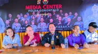 Komda LP.KPK saat konferensi pers usai melapor di POlda Gorontalo [foto:dok]