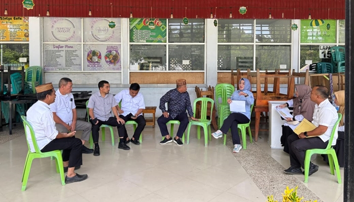 Komisi II DPRD kunjungi kawasan Food Court Limboto. [foto:dok/humas]