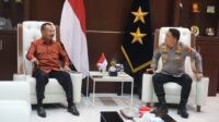 Ketua DPRD Provinsi Gorontalo, Idrus MT. Mopili saat bertemu Kapolda Gorontalo, Irjen Pol. Drs. Widodo [foto:dok/humas]