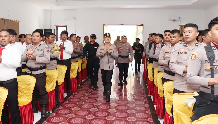 Kapolda Gorontalo, Irjen Pol. Widodo saat lakukan kunjungan kerja di Pohuwato [foto:dok/humas]