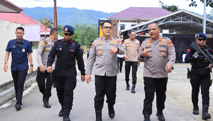 Kapolda Gorontalo Irjen Pol. Drs. Widodo saat berkunjung ke Polres Boalemo [foto:dok/humas]