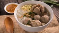 Ilustrasi. Bakso merupakan salah satu makanan enak yang layak dikonsumsi saat musim hujan [foto:dok]