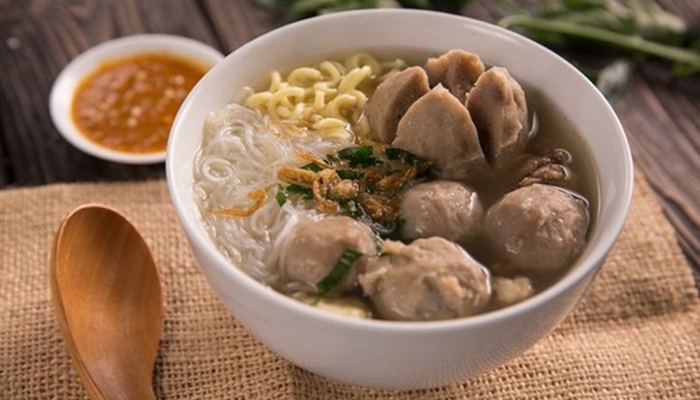 Ilustrasi. Bakso merupakan salah satu makanan enak yang layak dikonsumsi saat musim hujan [foto:dok]